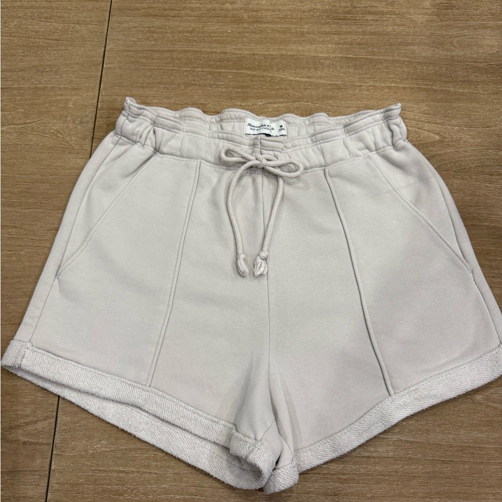 Abercrombie & Fitch High Waist Cream Shorts